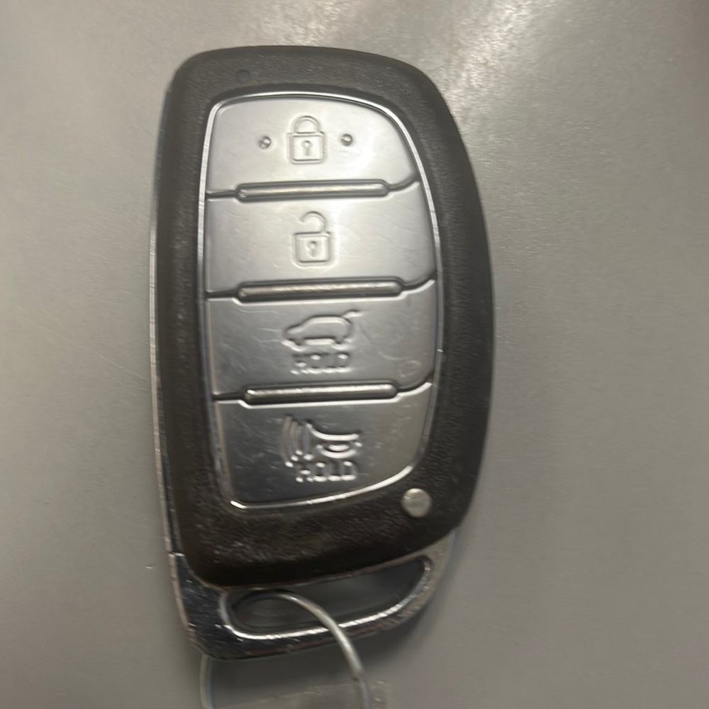 OEM 2017 Hyundai Tucson Remote Key Fob Used in good condition